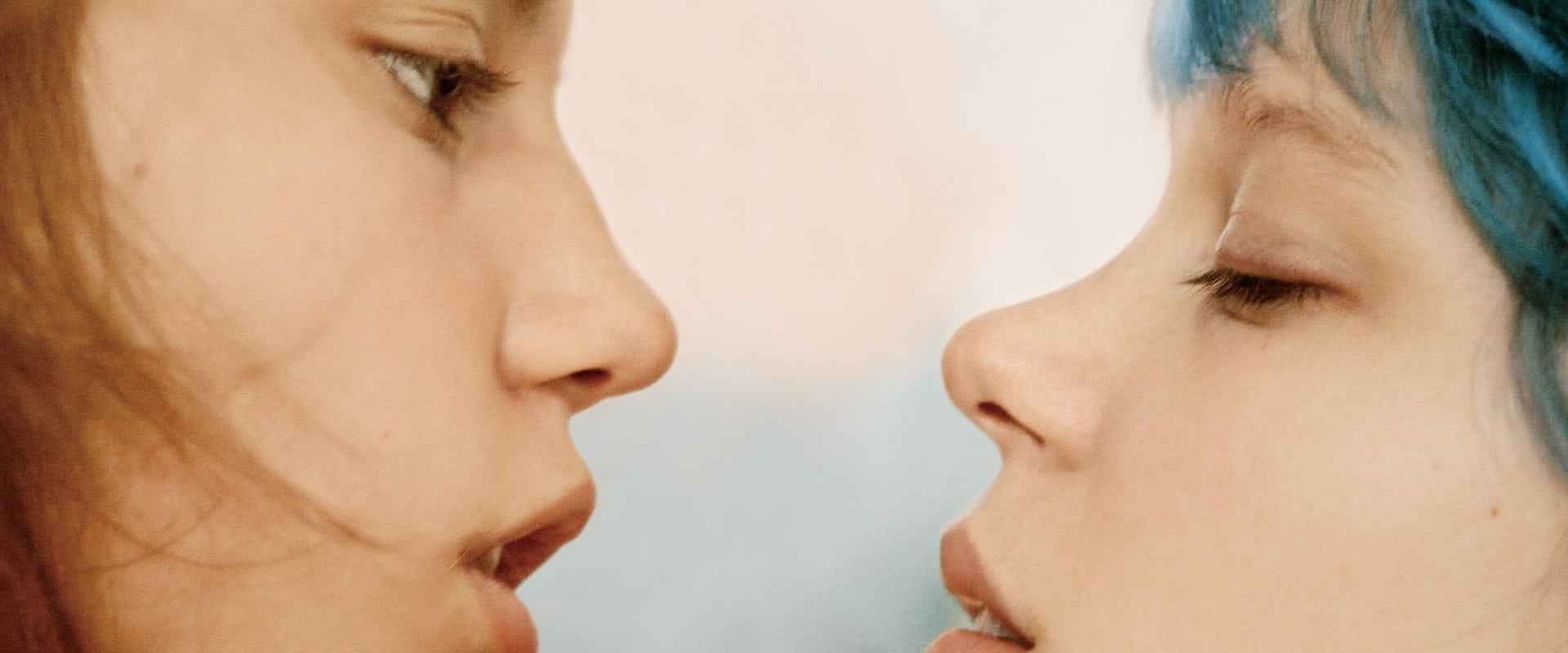 دانلود فیلم Blue Is the Warmest Colour 2013 (آبی گرم ترین رنگ است 2013) بدون سانسور با زیرنویس فارسی