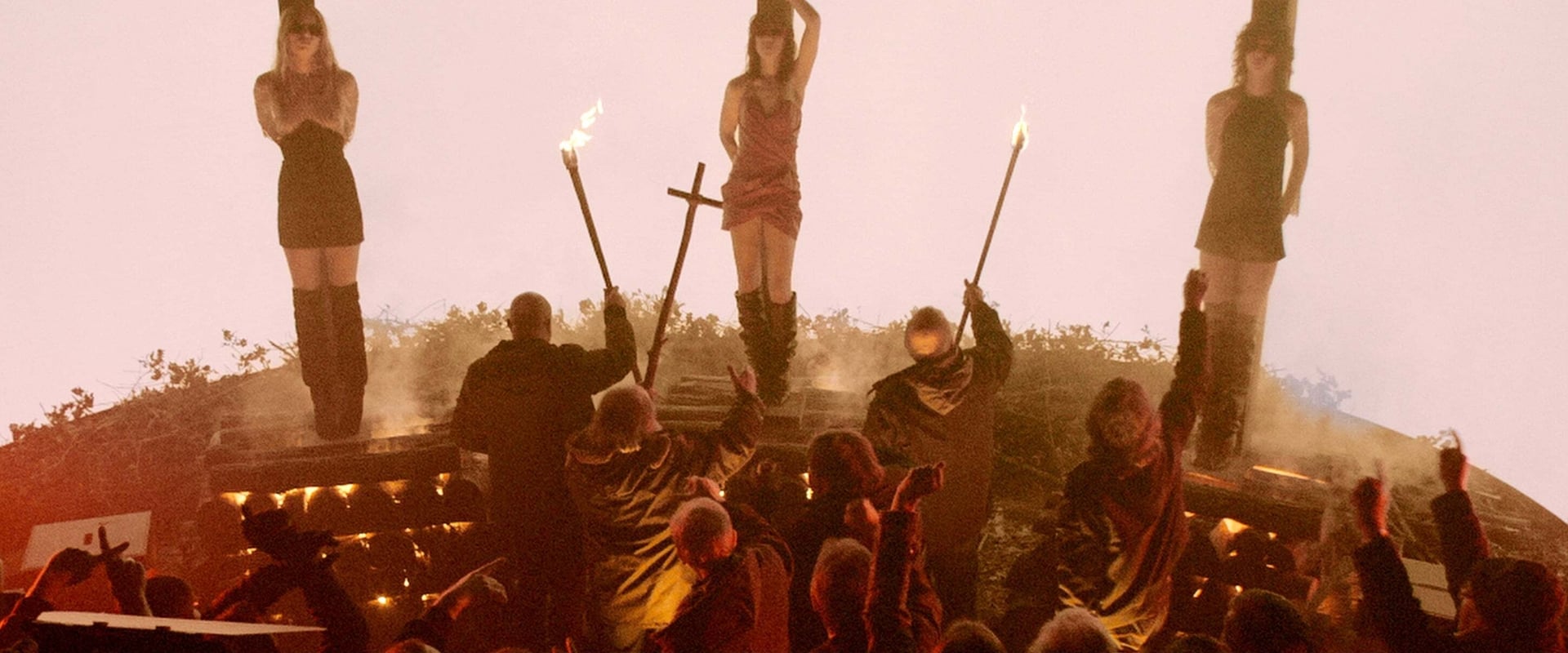 دانلود فیلم Lux Æterna 2019 (نور جاودان 2019) بدون سانسور با زیرنویس فارسی