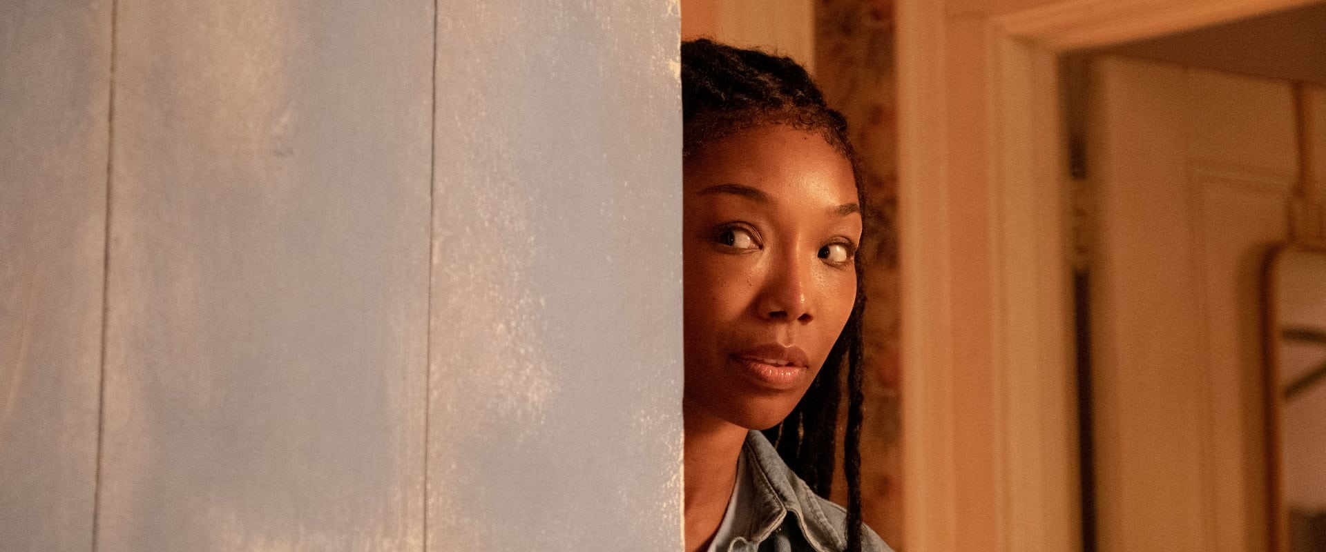 دانلود فیلم The Front Room 2024 (اتاق نشیمن 2024) بدون سانسور با زیرنویس فارسی