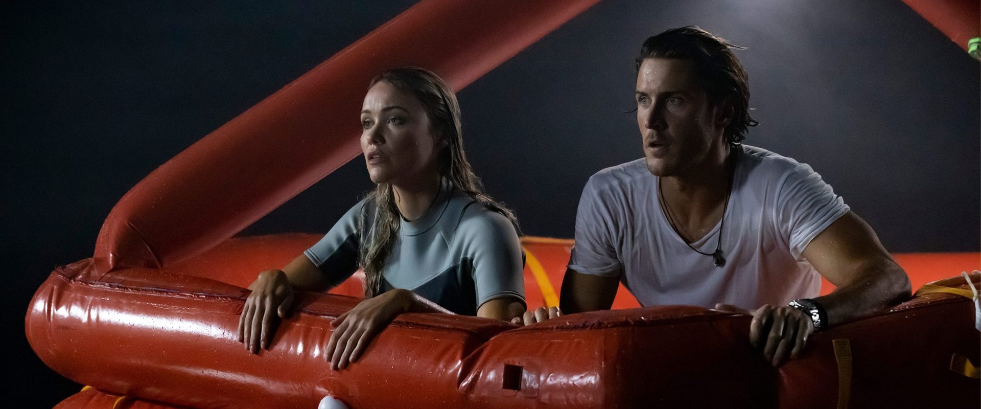 دانلود فیلم Great White 2021 (سفید بزرگ 2021) بدون سانسور با زیرنویس فارسی