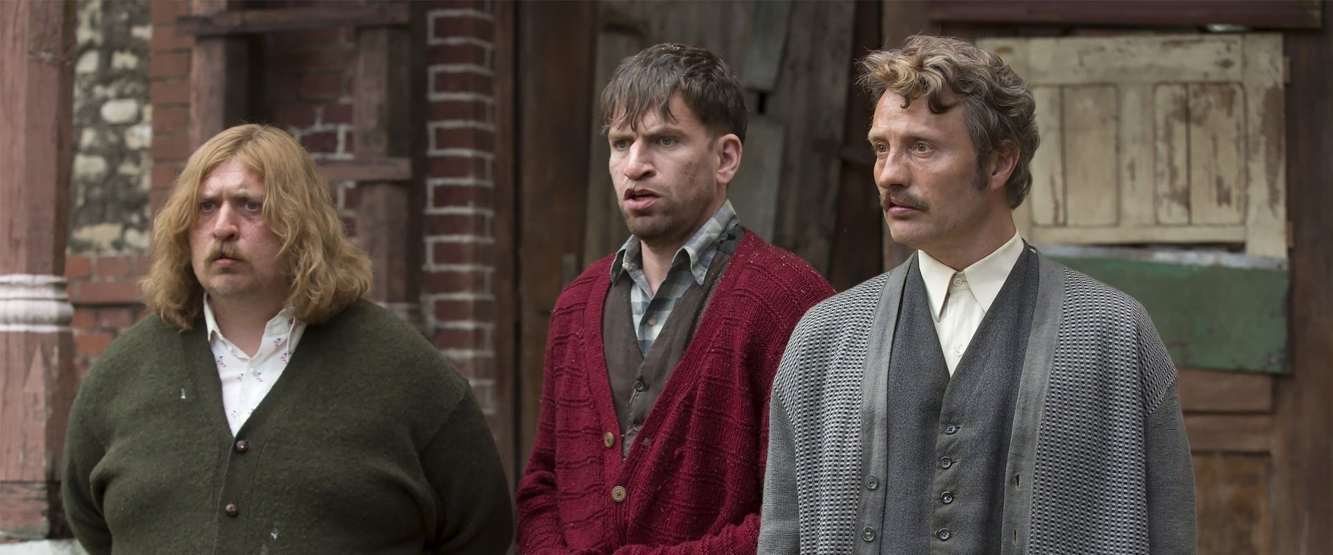 دانلود فیلم Men & Chicken 2015 (انسان و مرغ 2015) بدون سانسور با زیرنویس فارسی