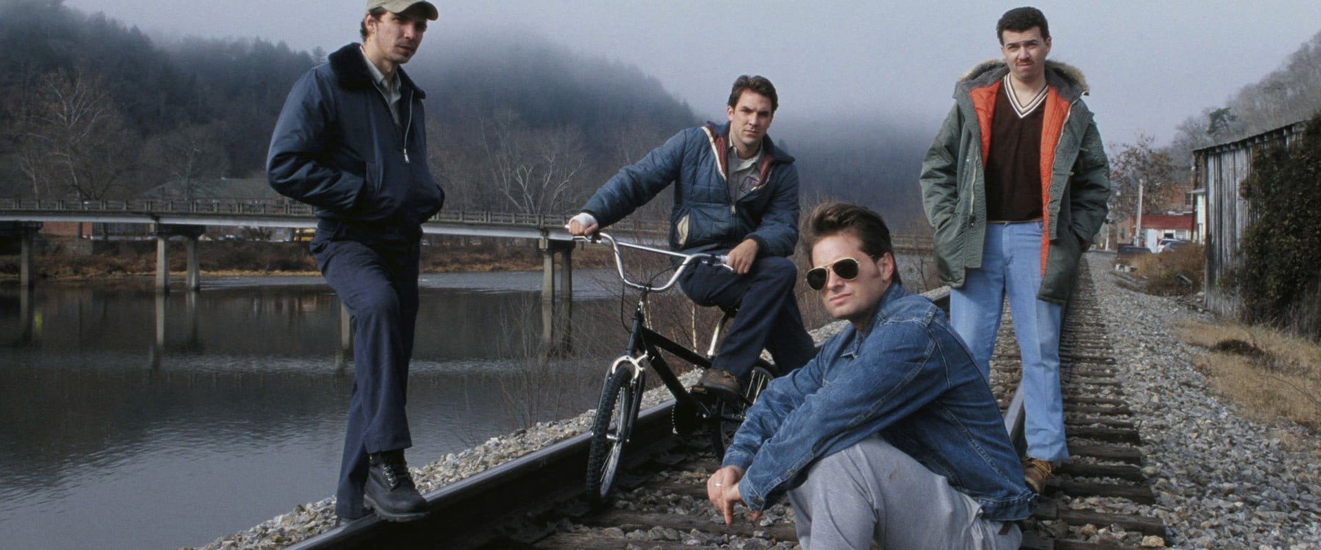 دانلود فیلم All the Real Girls 2003 (همه دختران واقعی 2003) بدون سانسور با زیرنویس فارسی