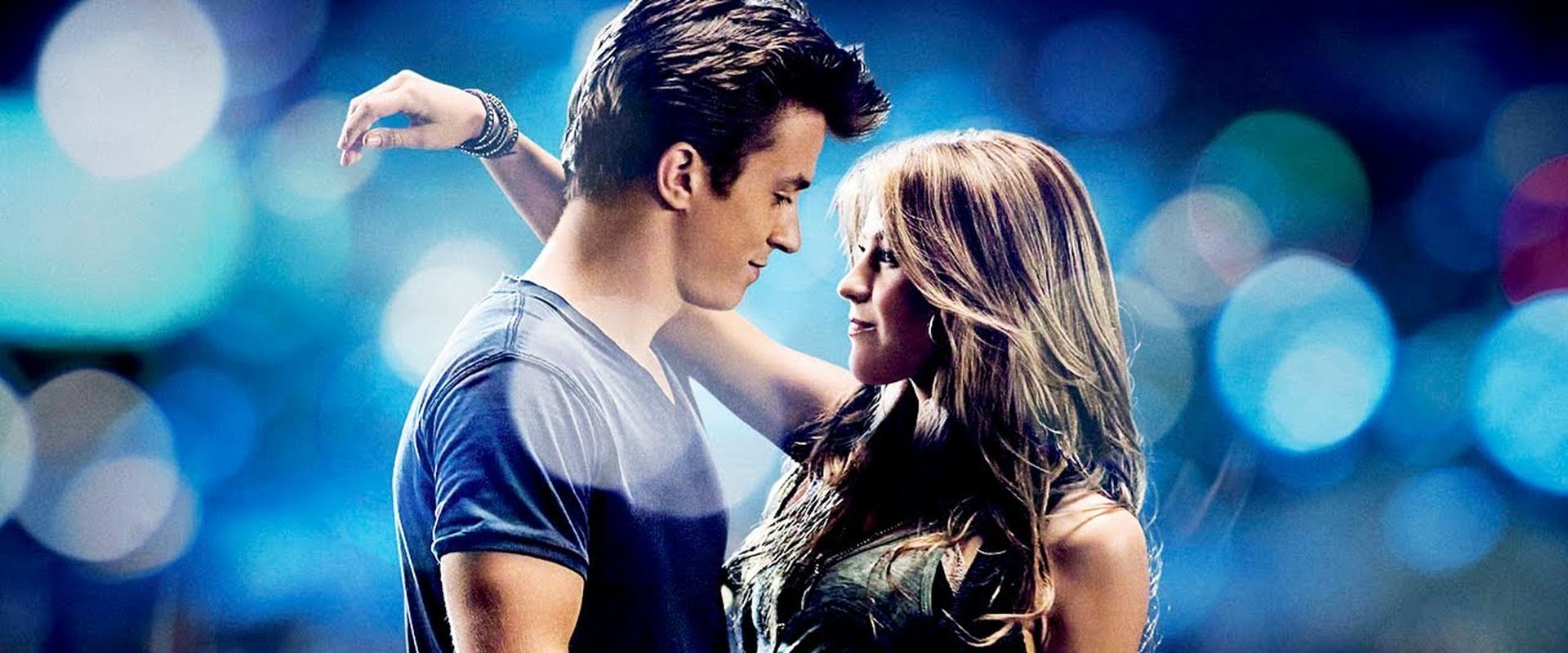 دانلود فیلم Footloose 2011 (آزاد 2011) بدون سانسور با زیرنویس فارسی