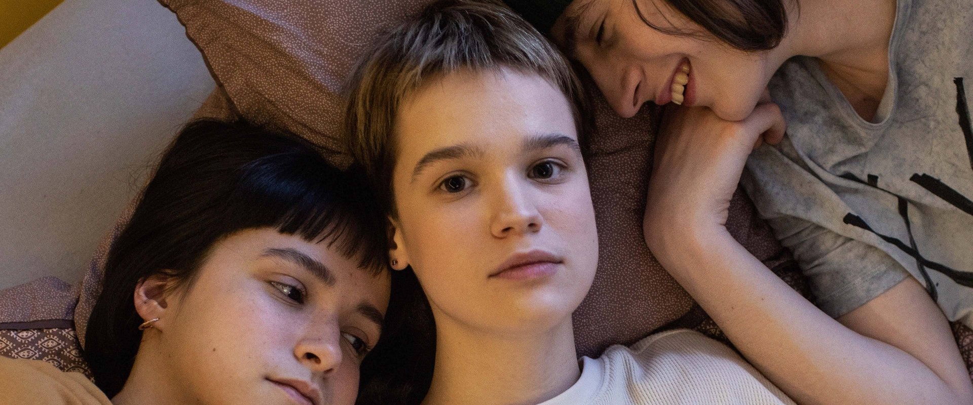 دانلود فیلم Stop-Zemlia 2021 (وایسا زملیا 2021) بدون سانسور با زیرنویس فارسی