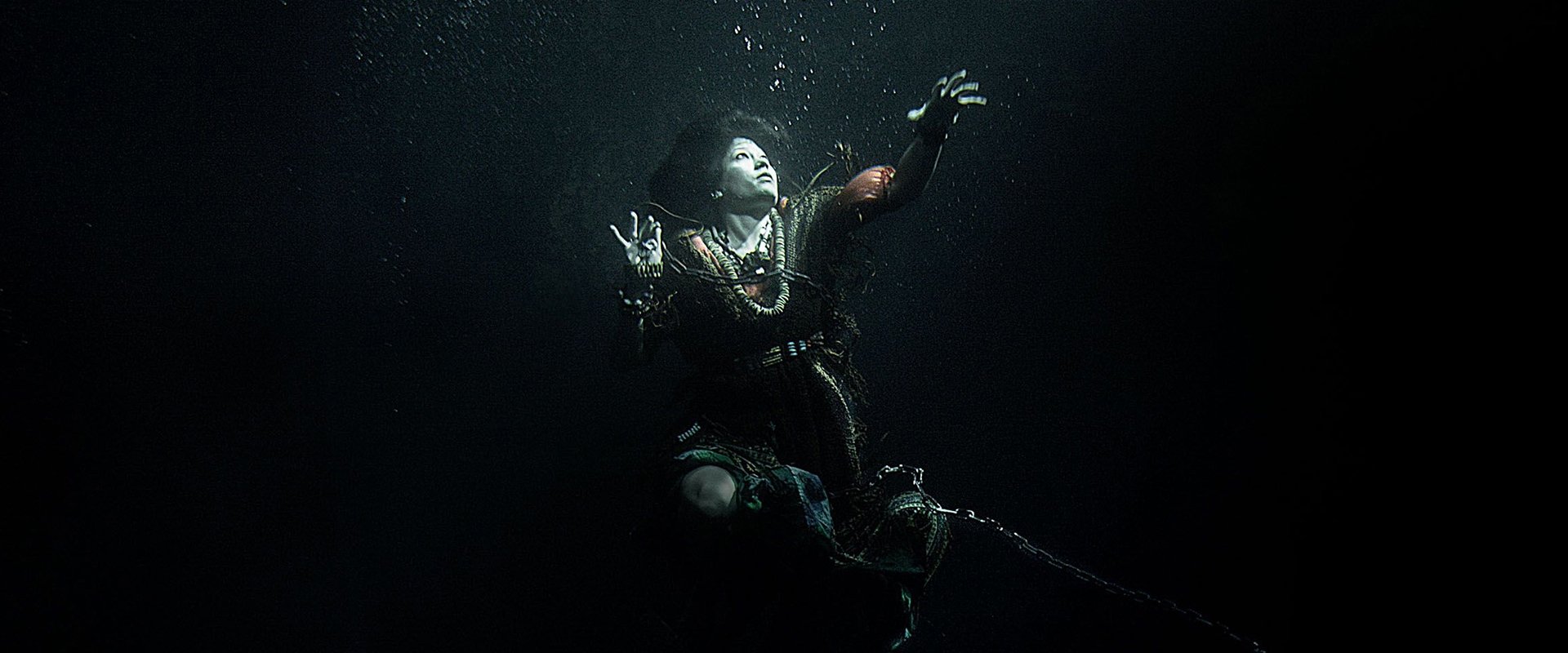 دانلود فیلم The Unfamiliar 2020 (نا آشنا 2020) بدون سانسور با زیرنویس فارسی