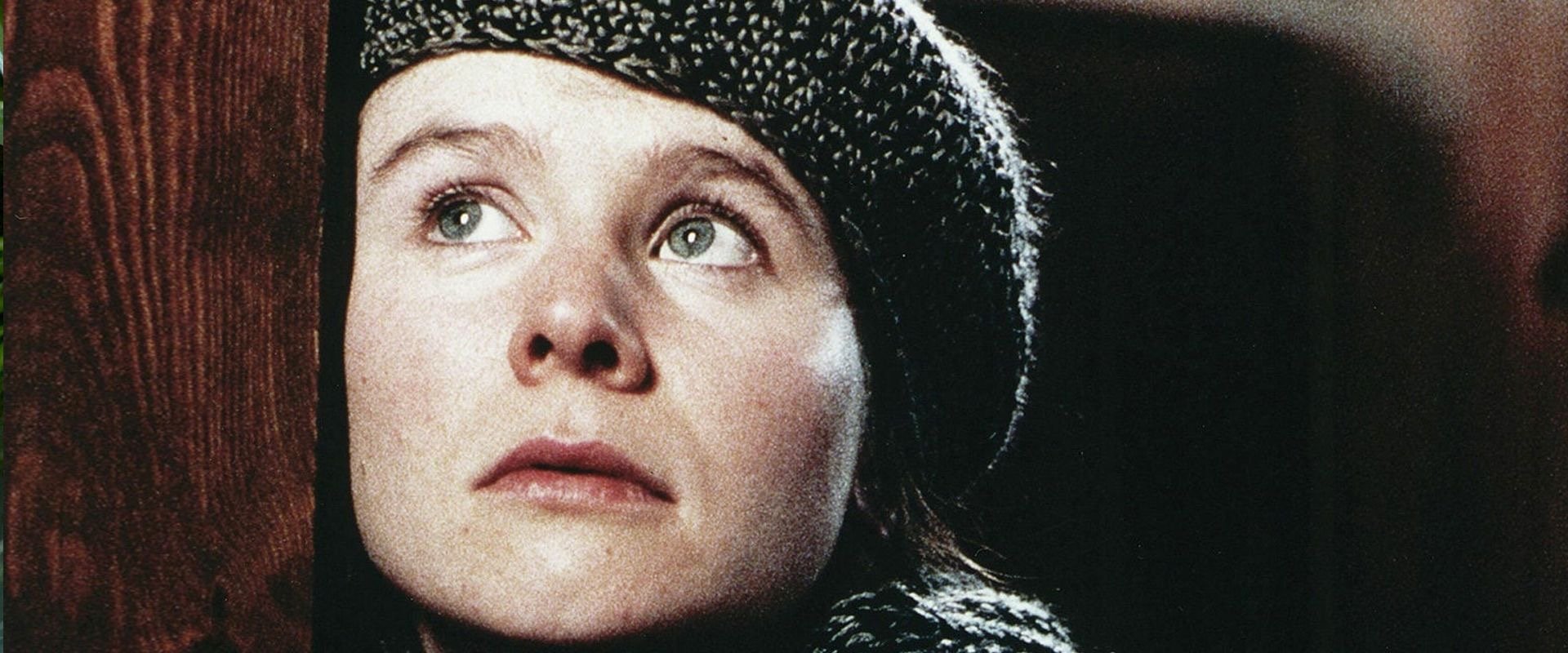 دانلود فیلم Breaking the Waves 1996 (شکستن امواج 1996) بدون سانسور با زیرنویس فارسی