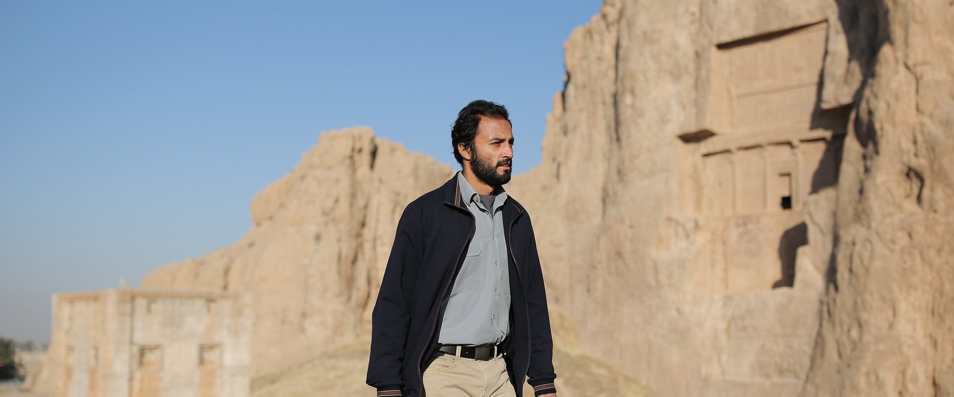 دانلود فیلم A Hero 2021 (قهرمان 2021) بدون سانسور با زیرنویس فارسی