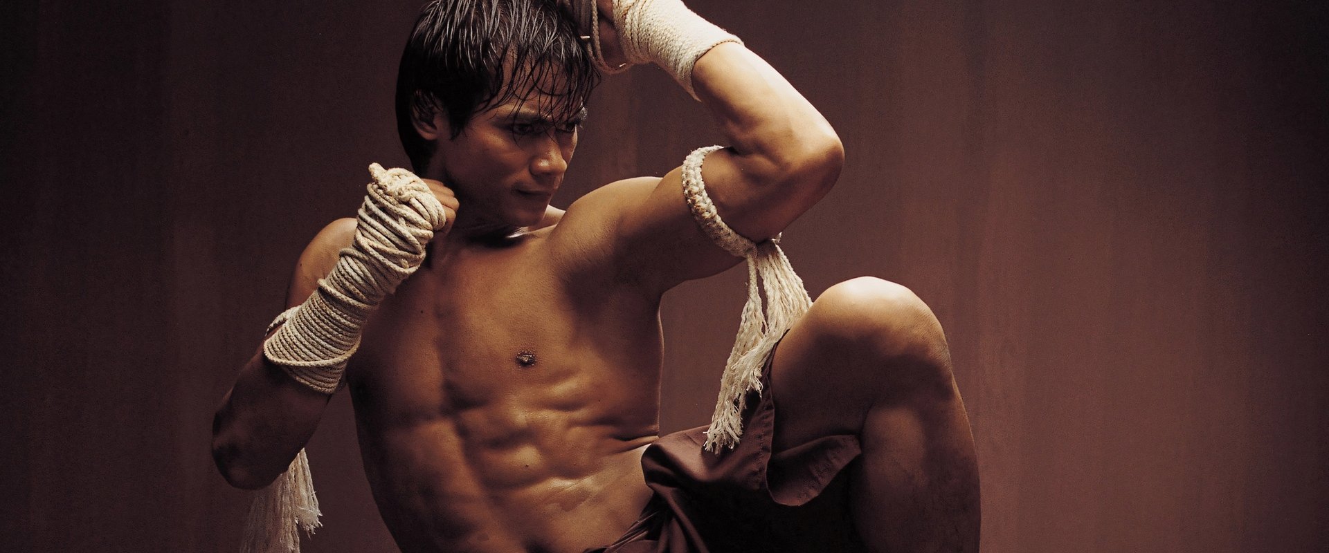 دانلود فیلم Ong-Bak: Muay Thai Warrior 2003 (مبارز تایلندی 1 2003) بدون سانسور با زیرنویس فارسی