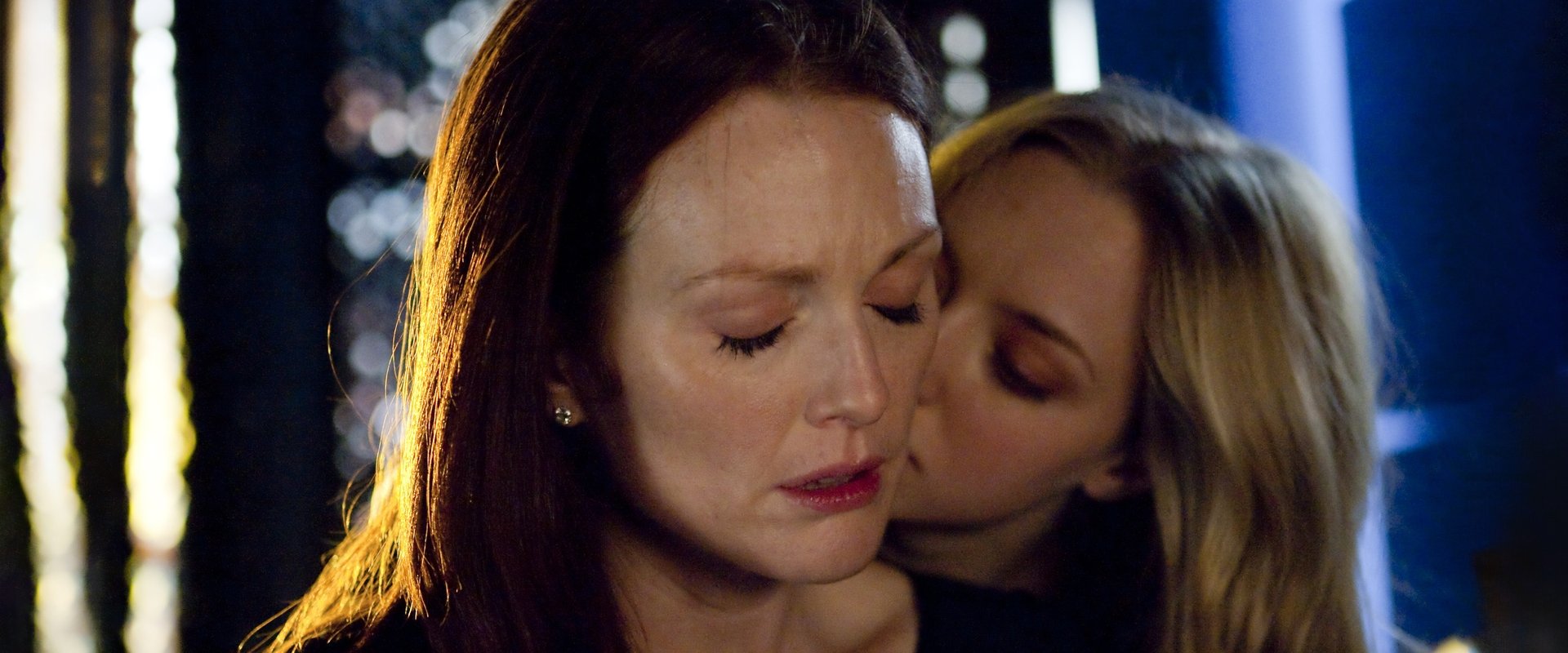 دانلود فیلم Chloe 2009 (کلویی 2009) بدون سانسور با زیرنویس فارسی