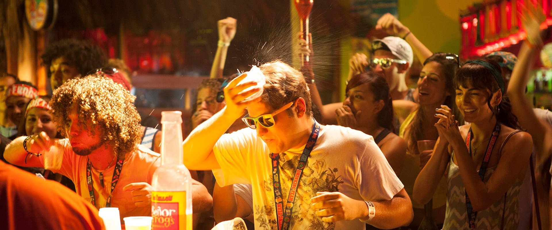 دانلود فیلم Sundown 2016 (غروب آفتاب 2016) بدون سانسور با زیرنویس فارسی